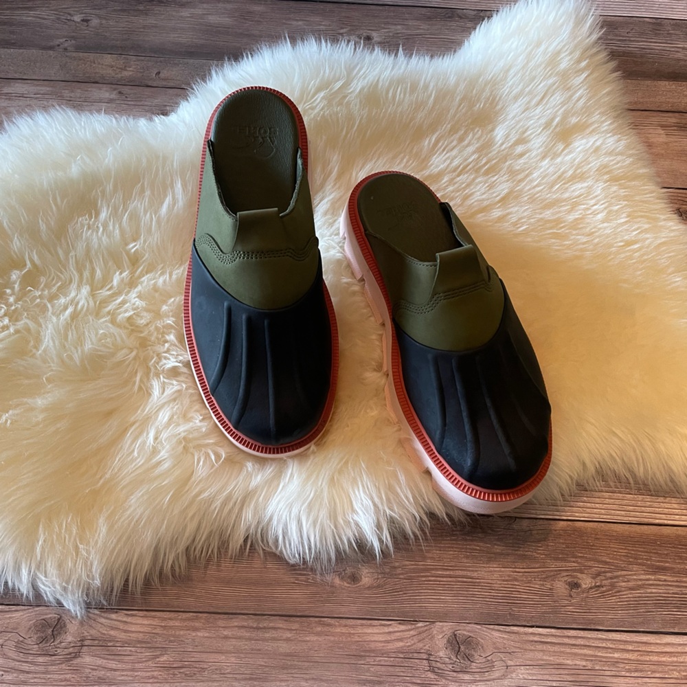 Sorel Rein CB Clog  ~ Utility Green, Pearlescent